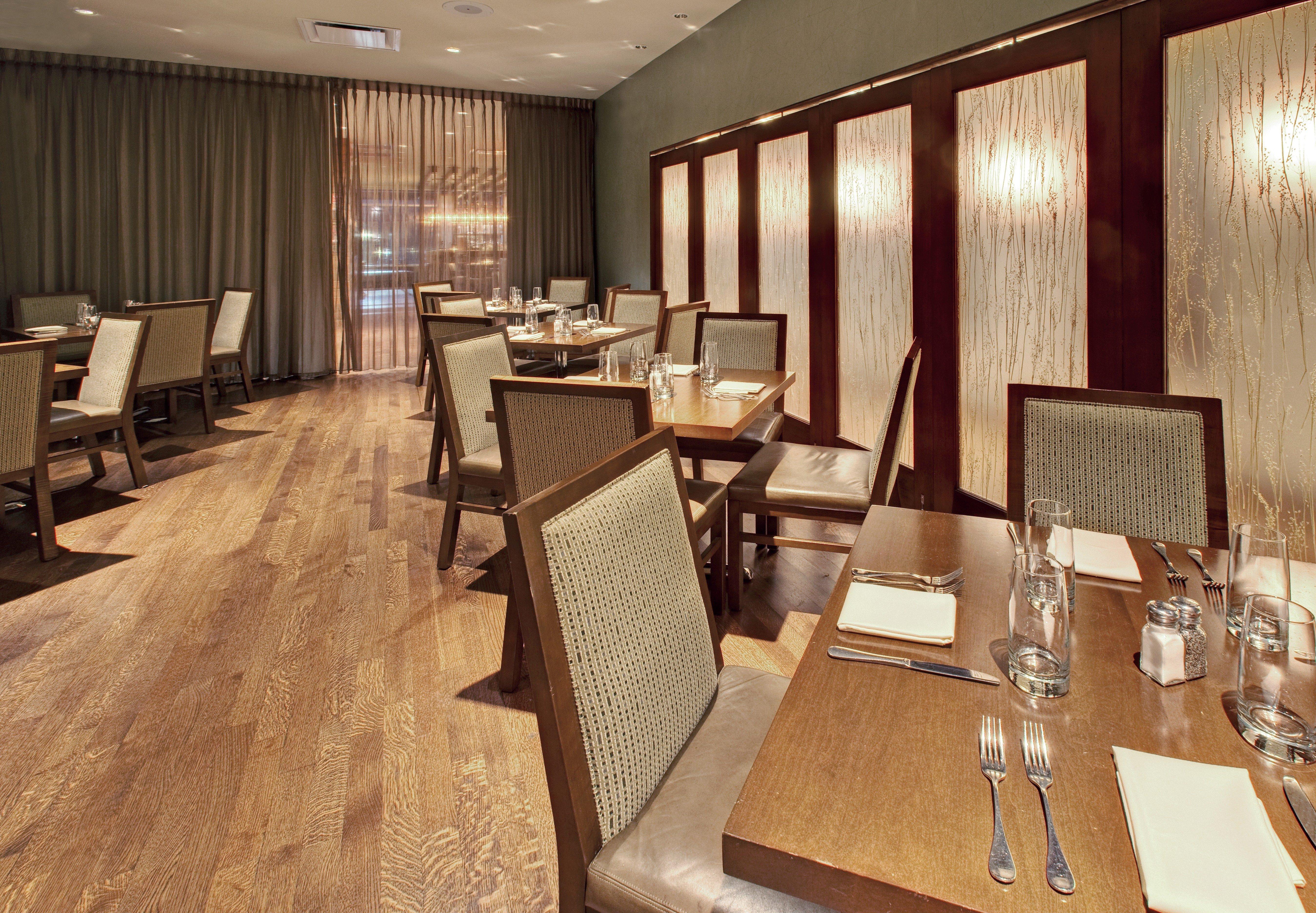 Crowne Plaza Hotel Glen Ellyn/Lombard By Ihg Restaurant photo