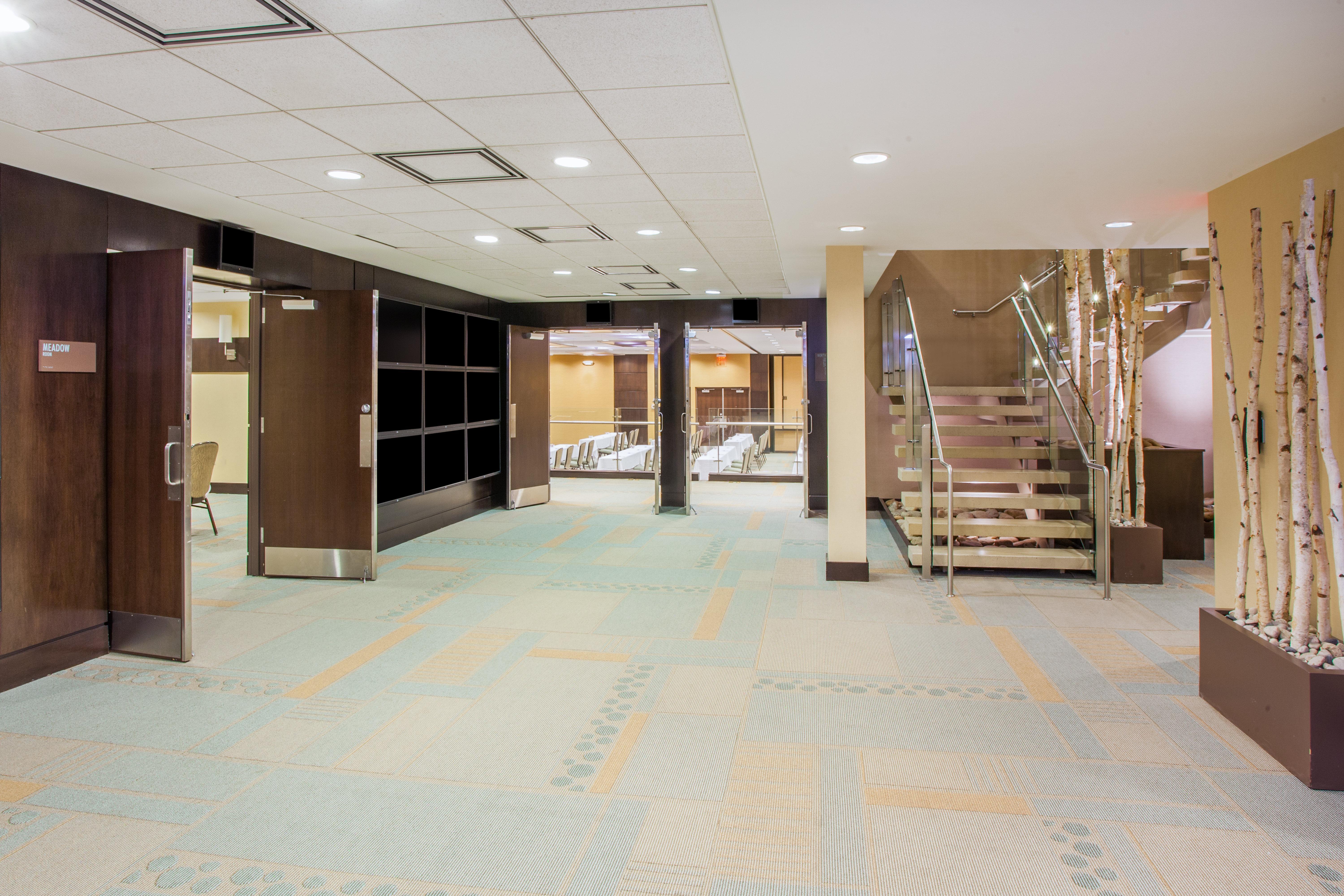 Crowne Plaza Hotel Glen Ellyn/Lombard By Ihg Exterior photo