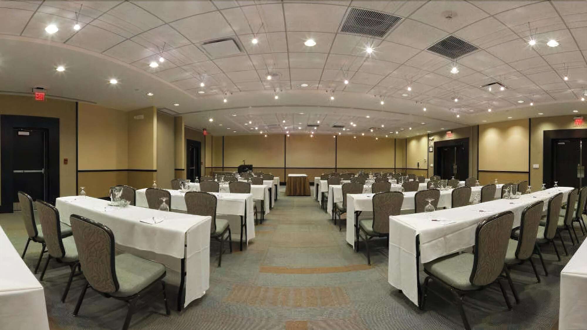 Crowne Plaza Hotel Glen Ellyn/Lombard By Ihg Exterior photo